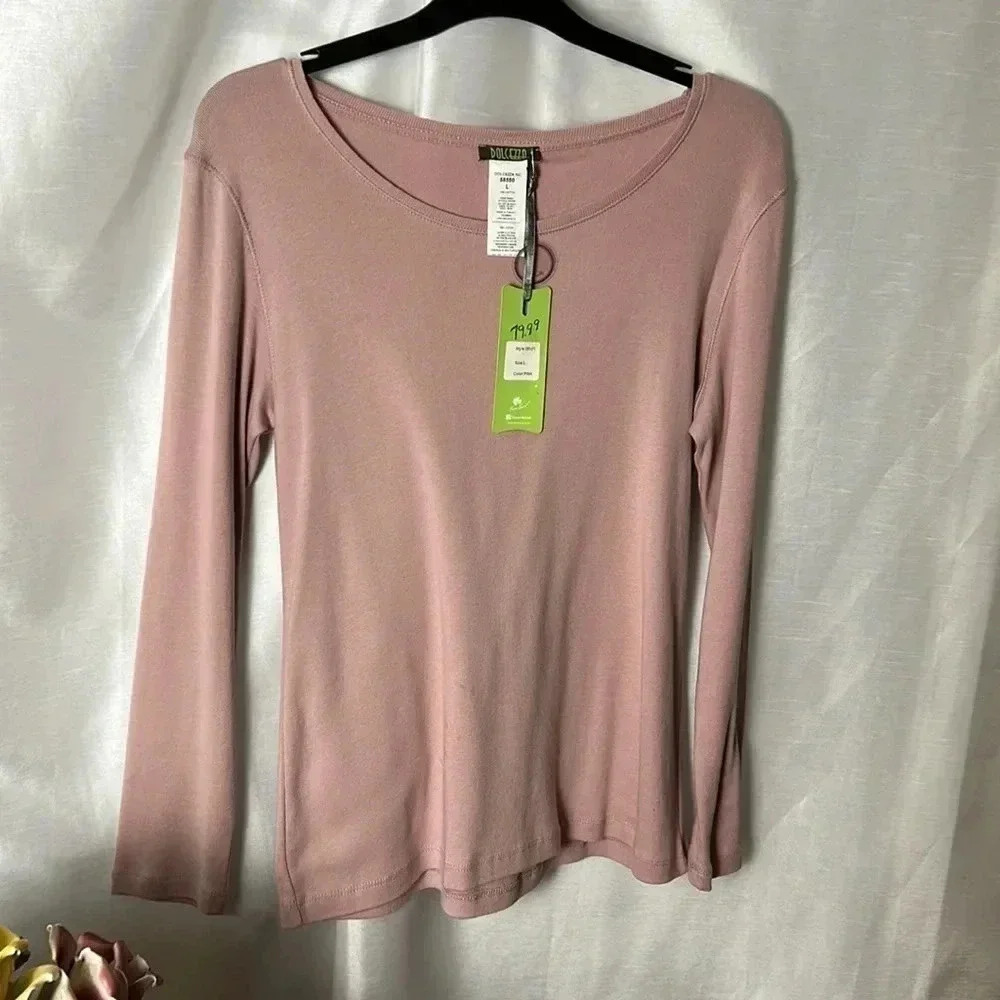 DOLCEZZA MONTREAL  L pink long sleeve sweater with boat round neck, super soft.